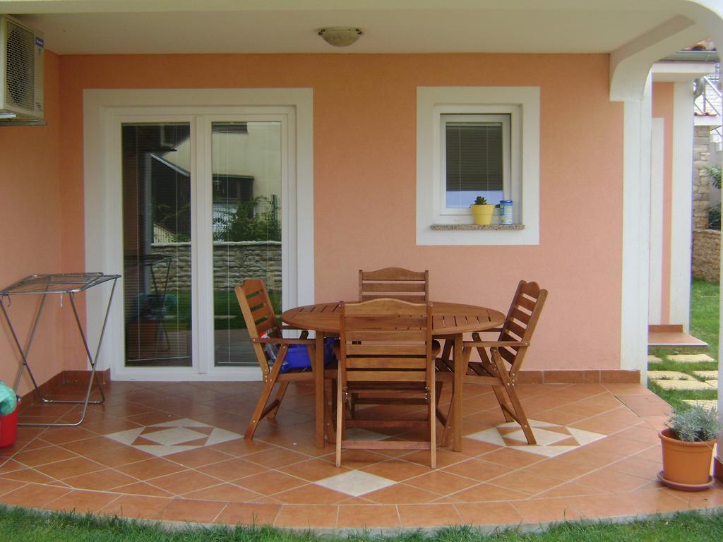 Apartments Krajacic Malinska Bilik gambar
