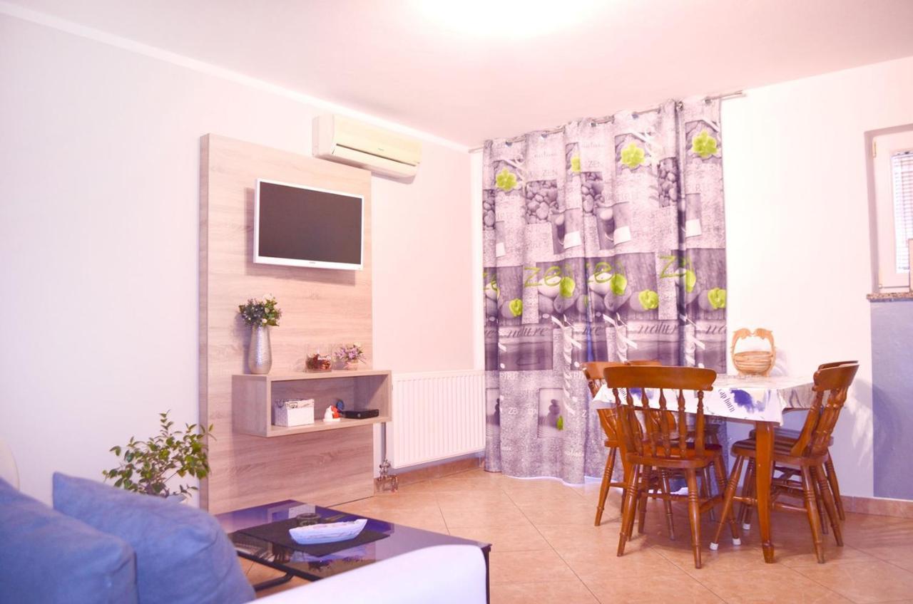 Apartments Krajacic Malinska Luaran gambar